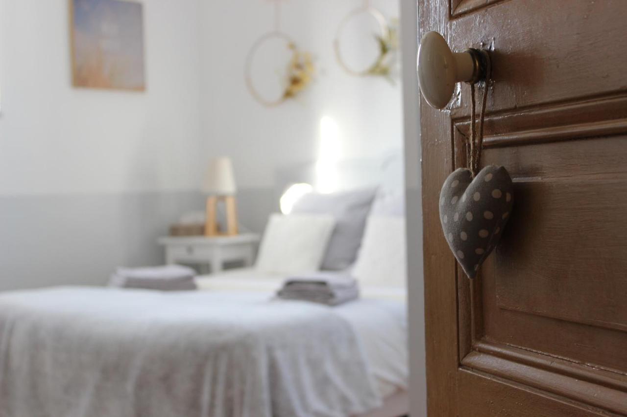Maison D'Hotes La Poterne エペルネー エクステリア 写真
